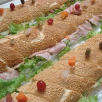 Detalhes do produto Lanche de Metro Mussarela com Salame (20 Pedaços)